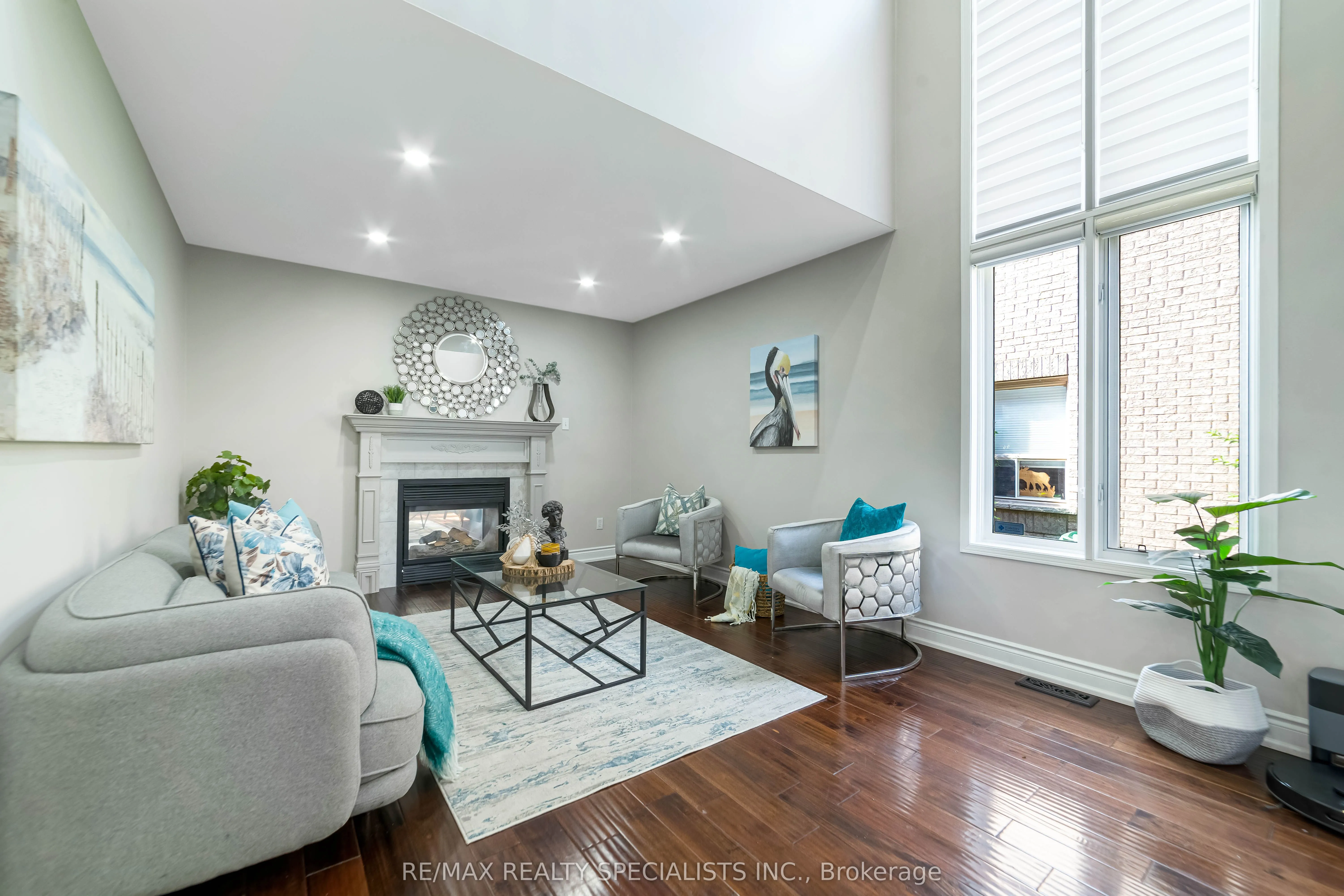 220 Cresthaven Road