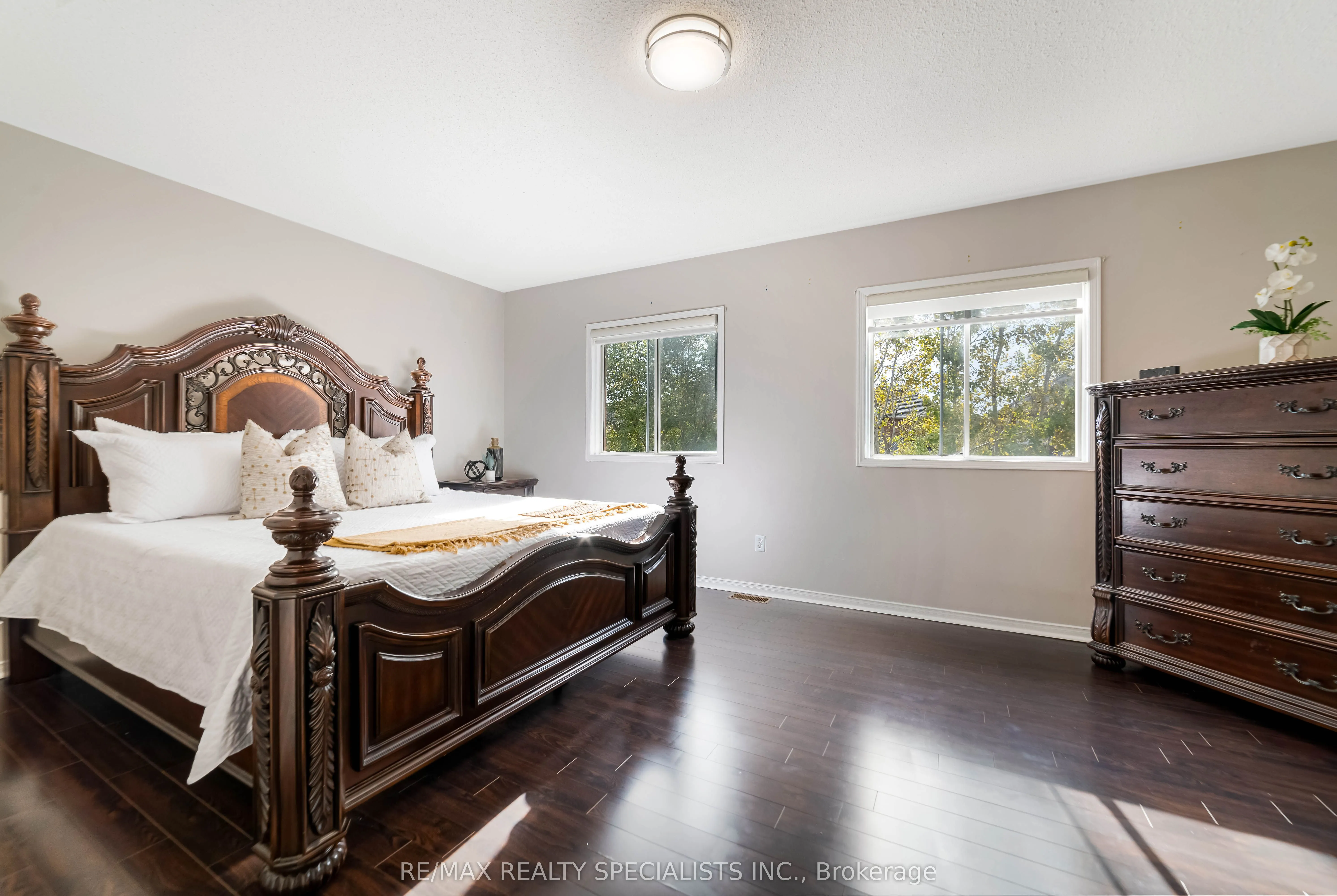 220 Cresthaven Road