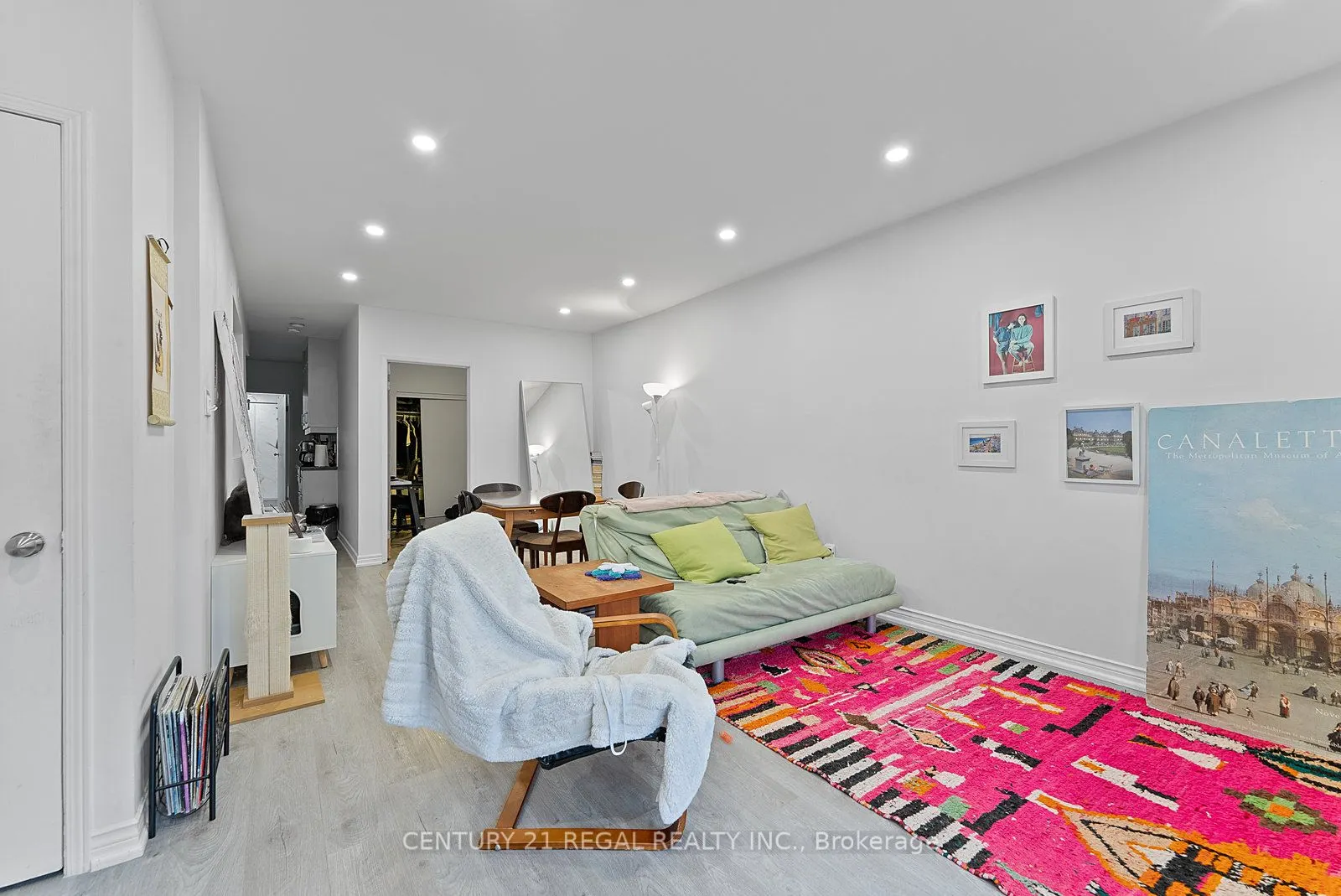1664 Queen Street W