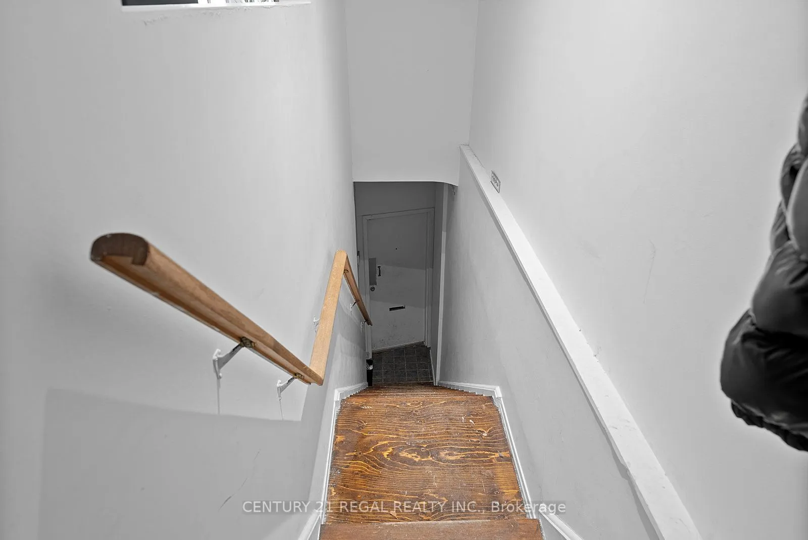1664 Queen Street W