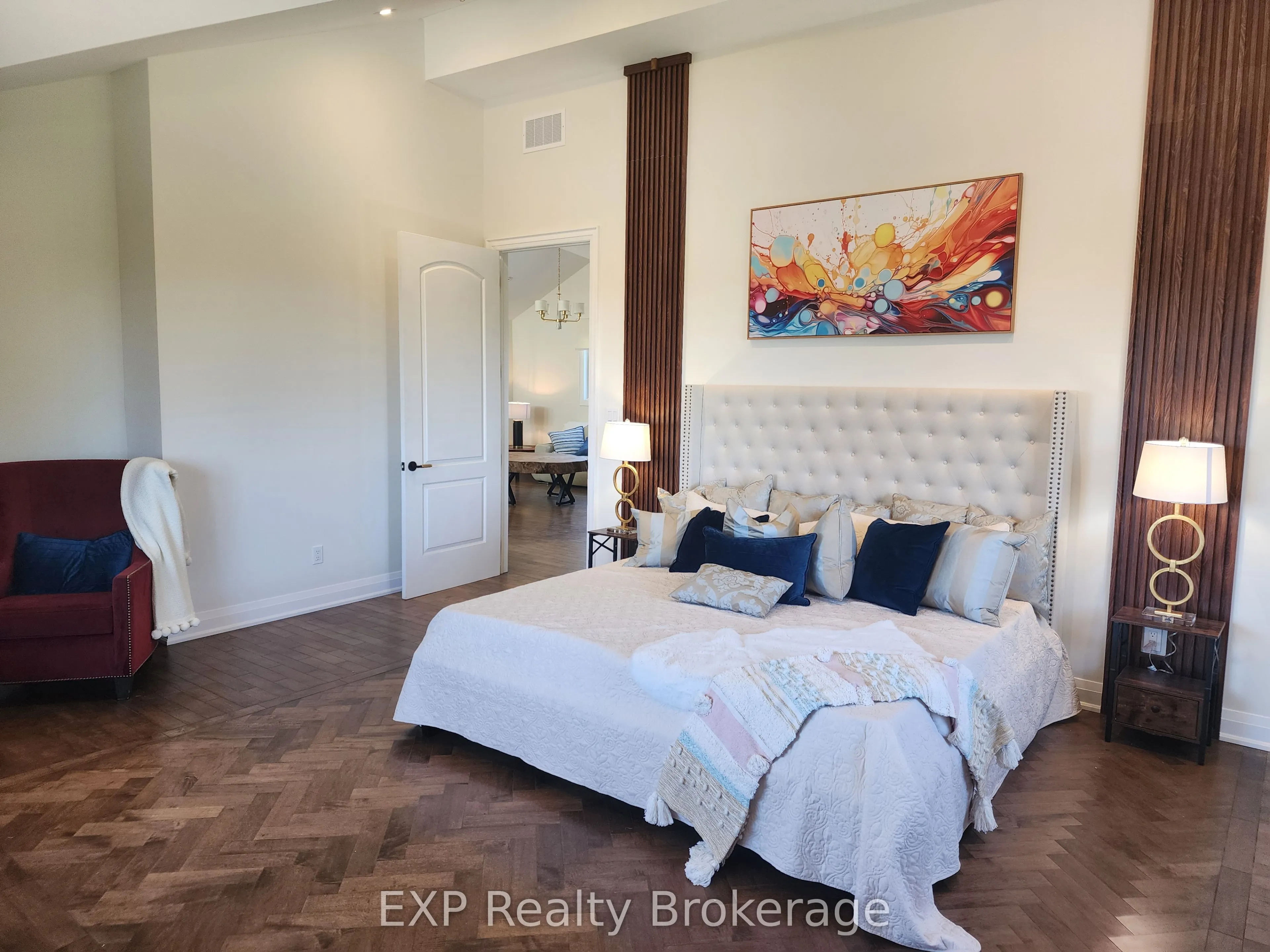 2019 Dundas Street