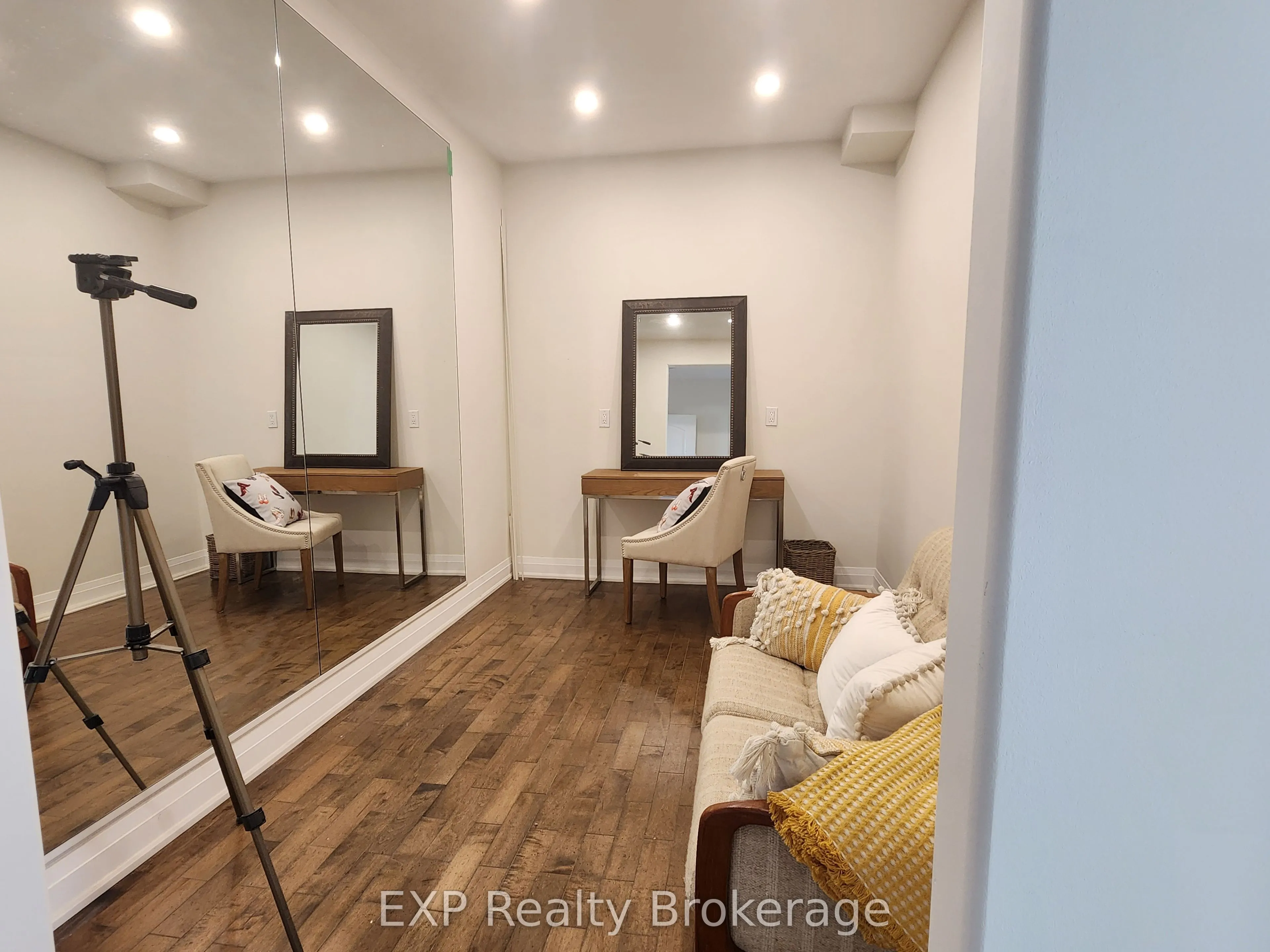 2019 Dundas Street