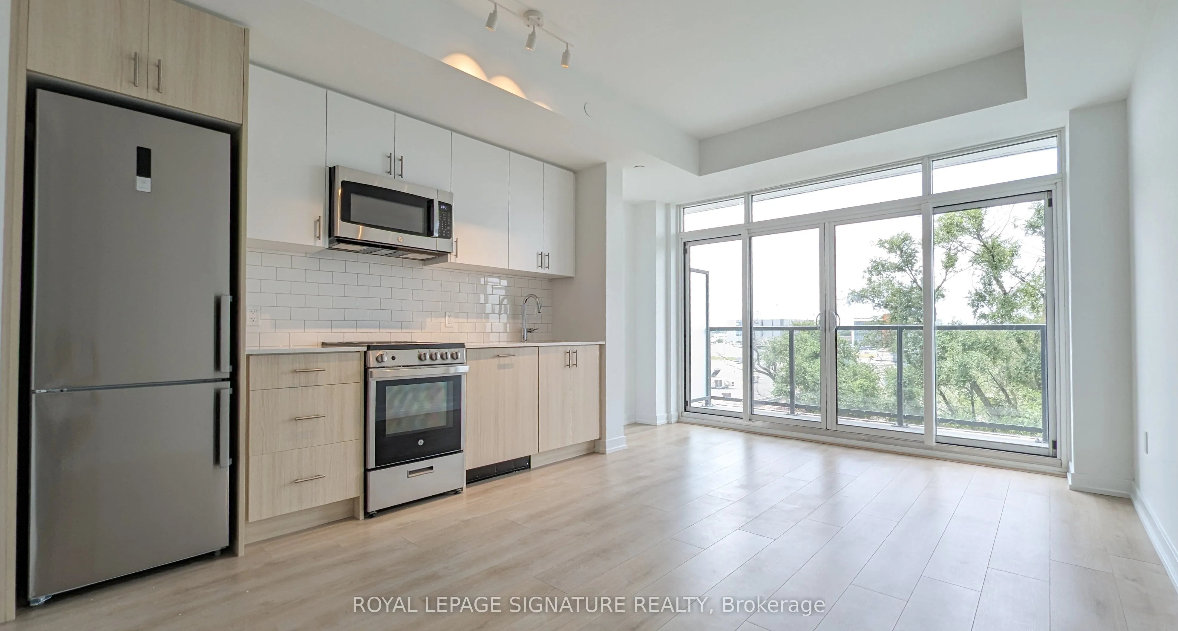 1195 The Queensway W, #417