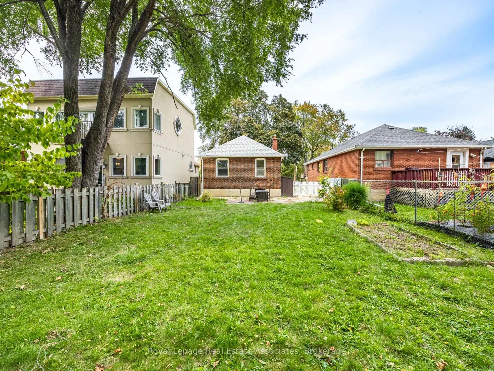 80 Queens Avenue