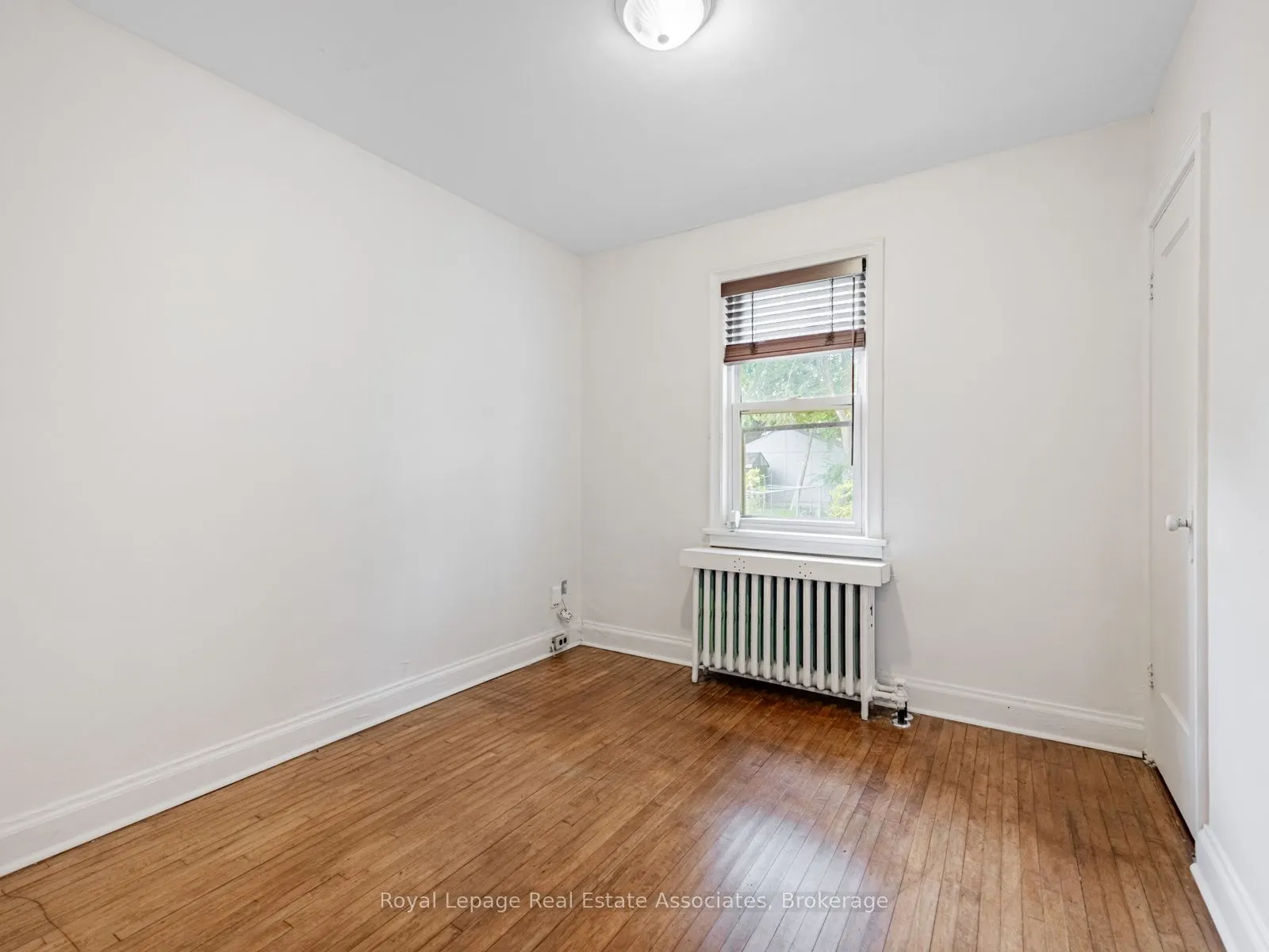 80 Queens Avenue