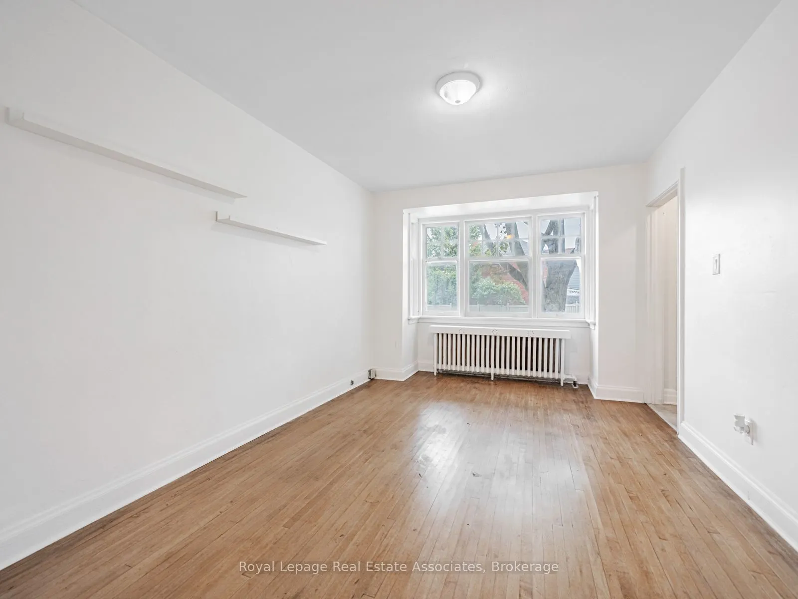 80 Queens Avenue