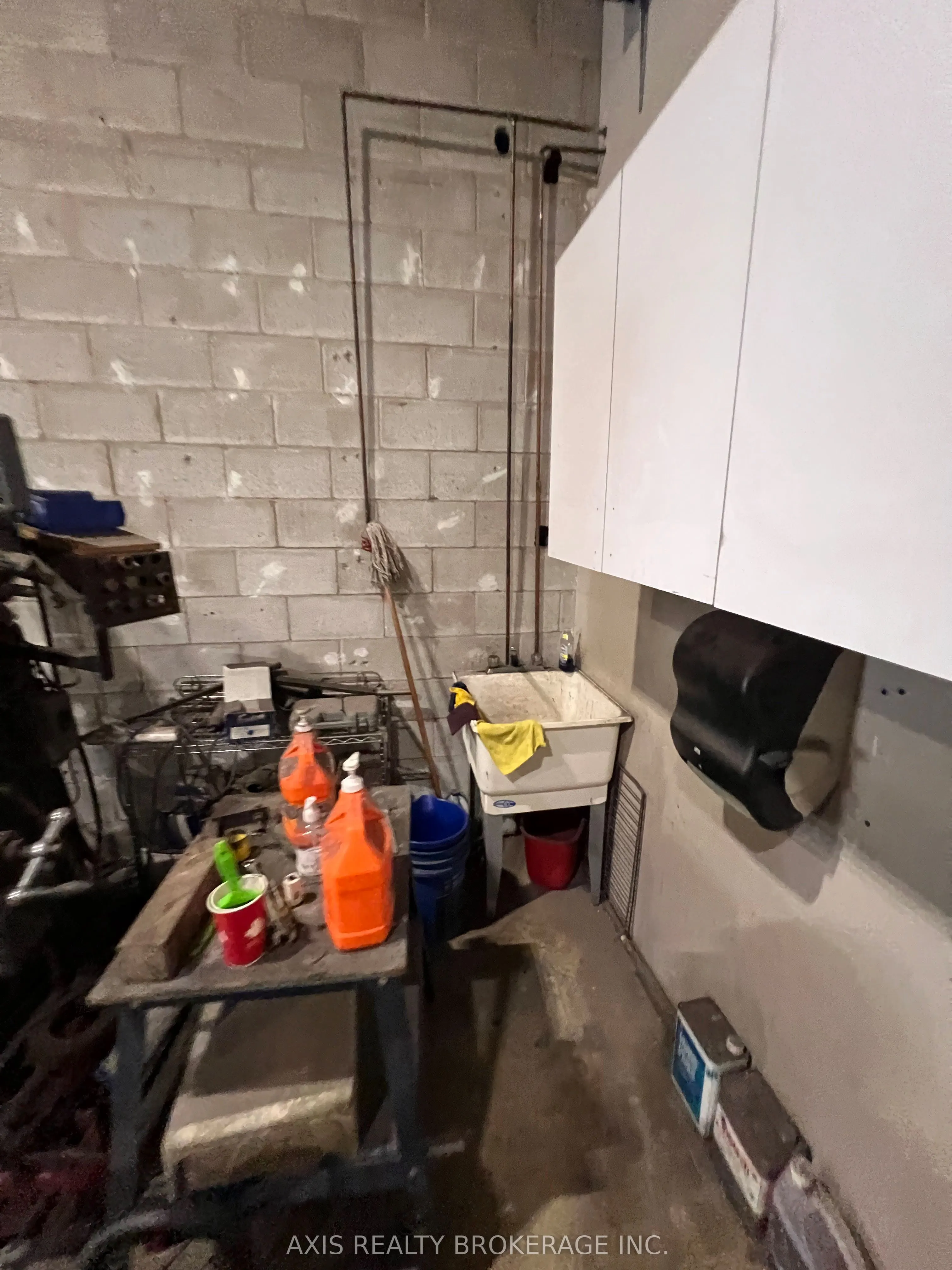 1075 Meyerside Drive, #6