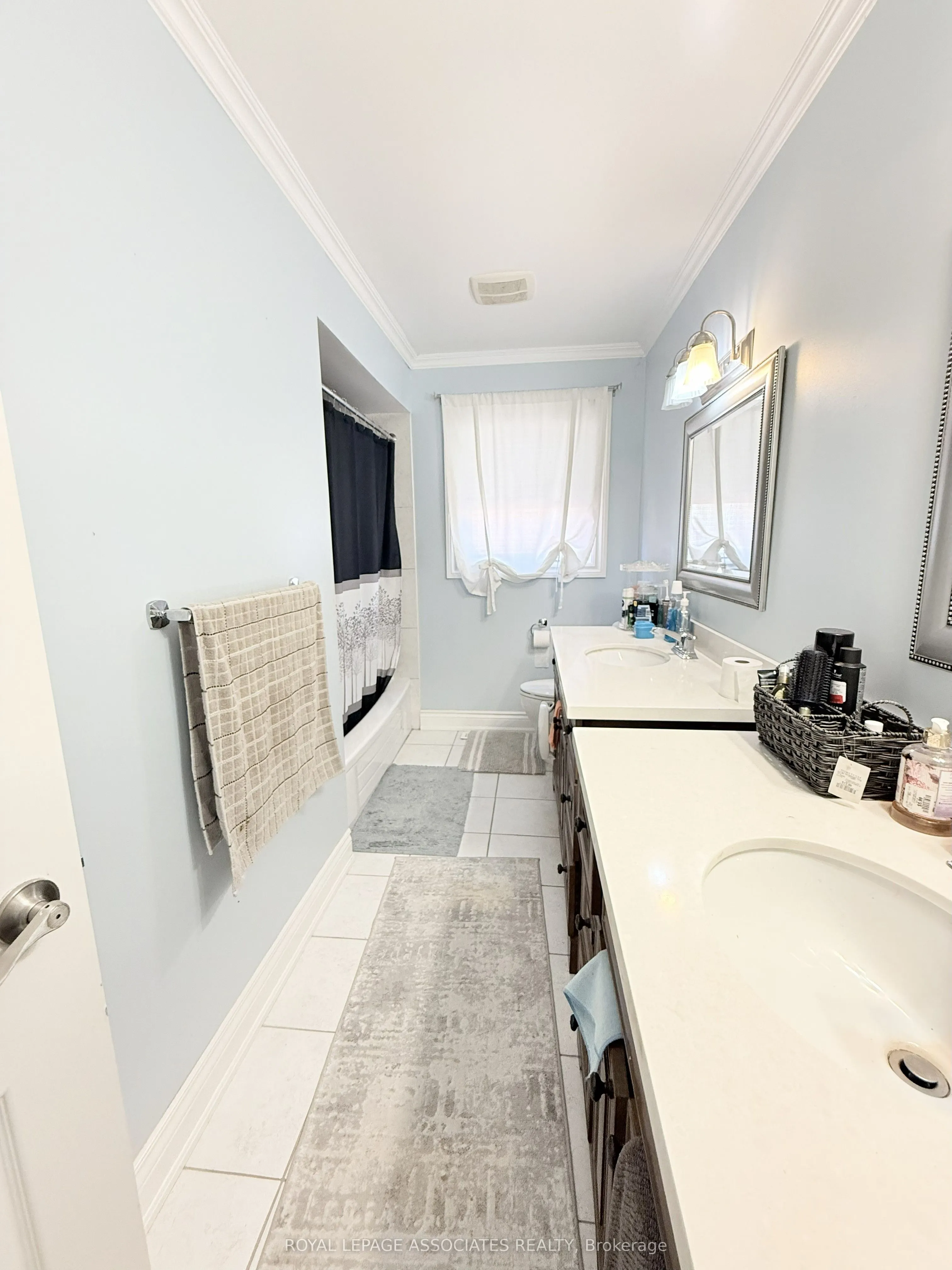17 Leeward Drive