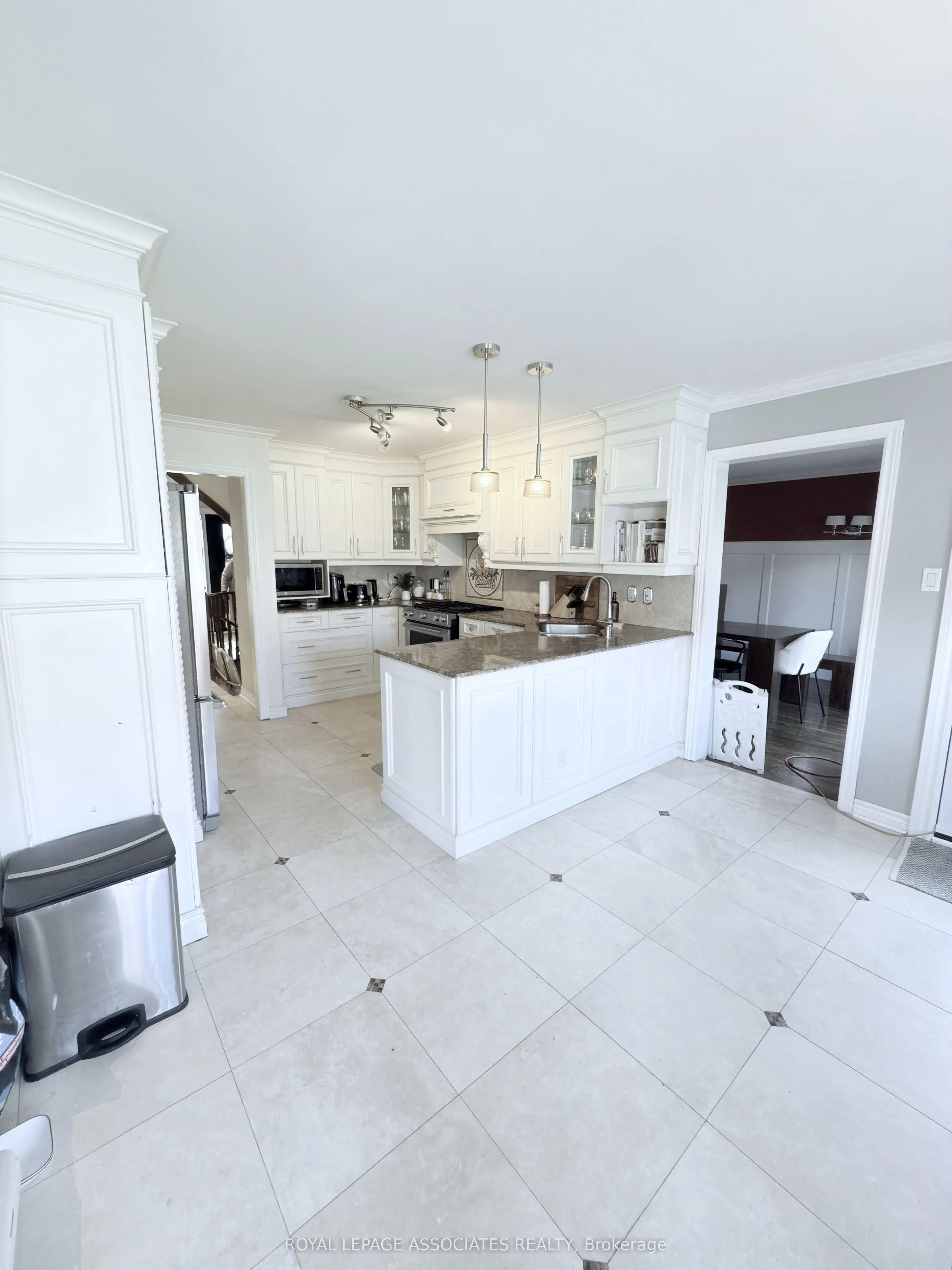 17 Leeward Drive