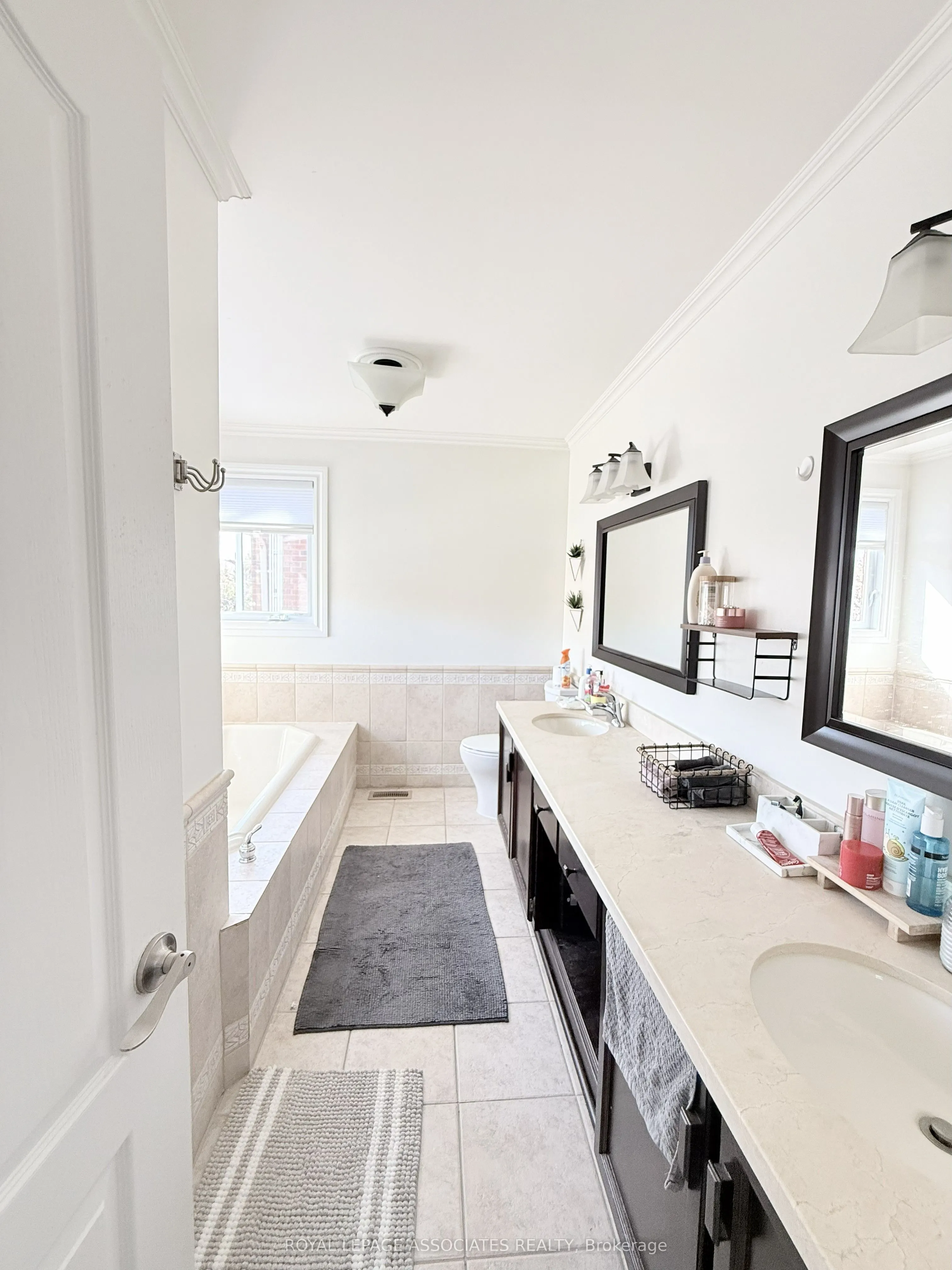 17 Leeward Drive