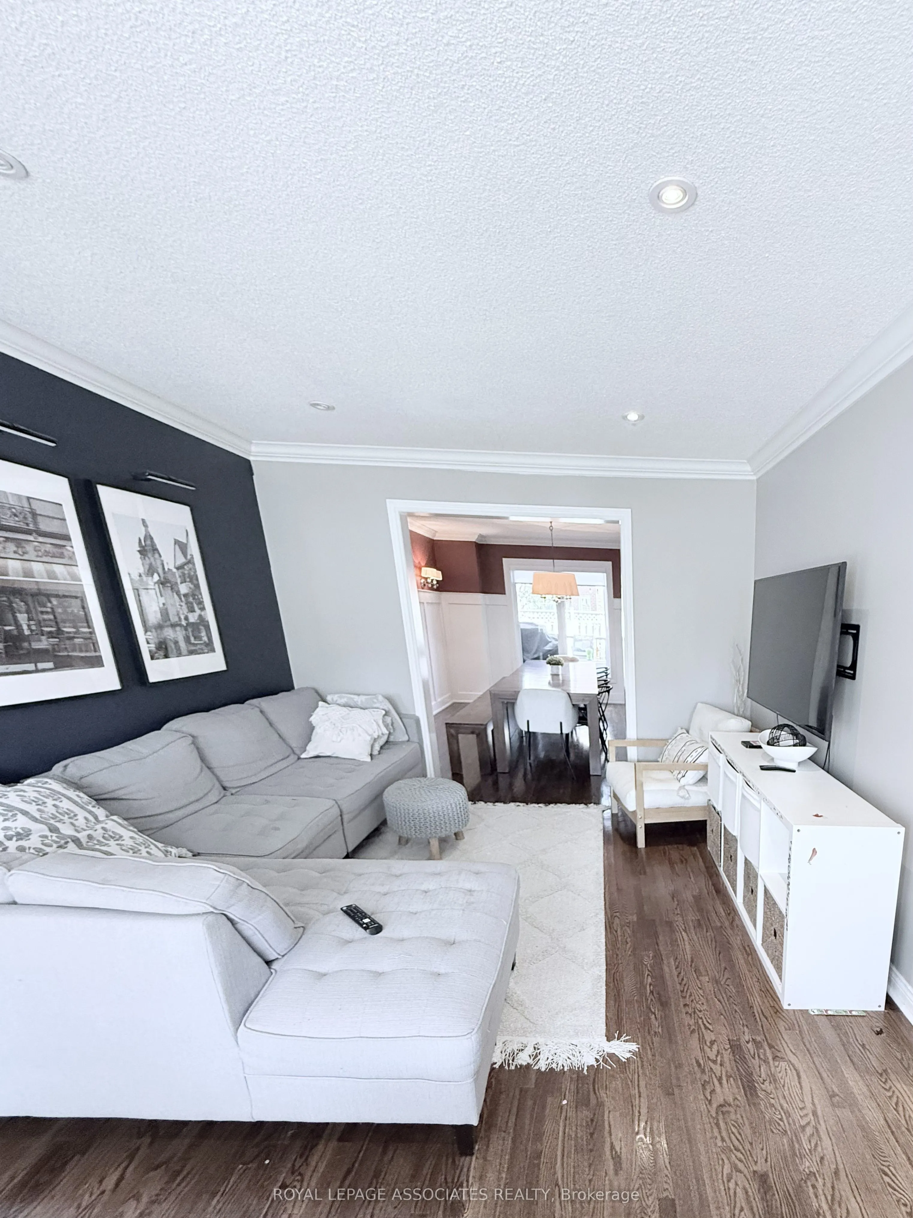 17 Leeward Drive