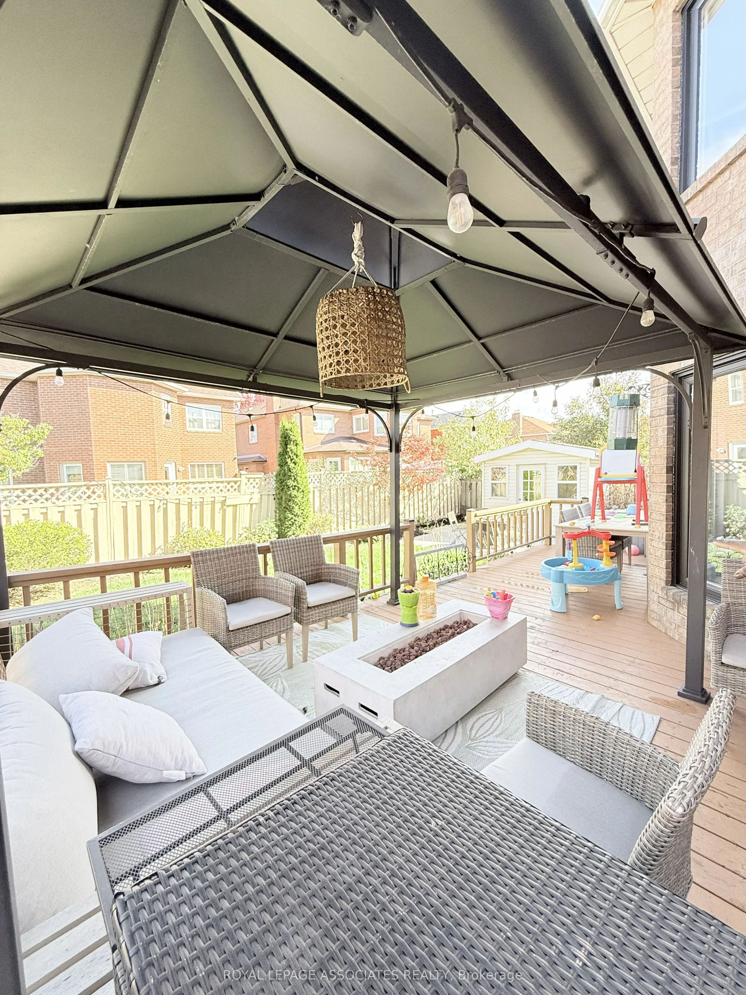17 Leeward Drive
