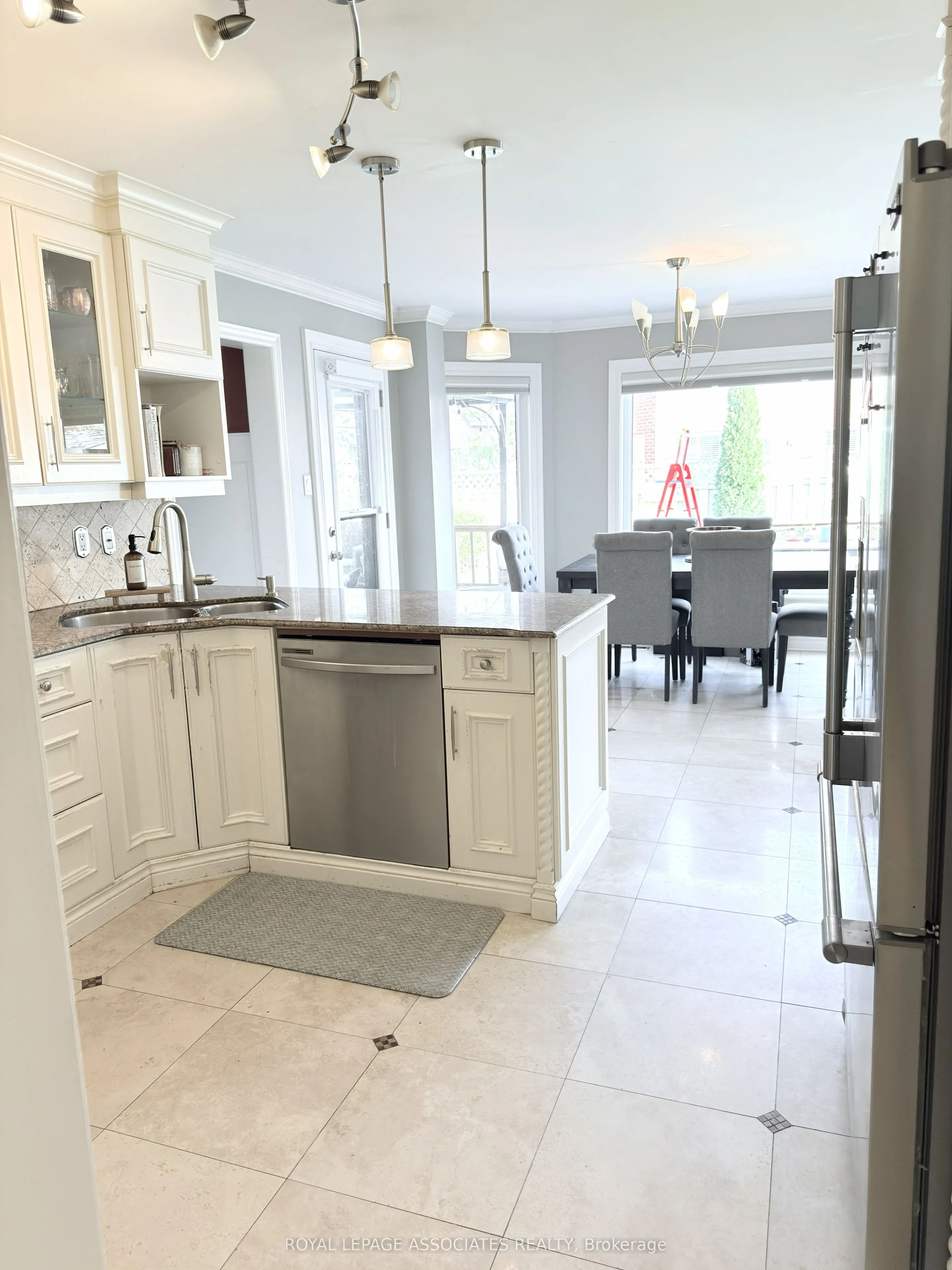 17 Leeward Drive