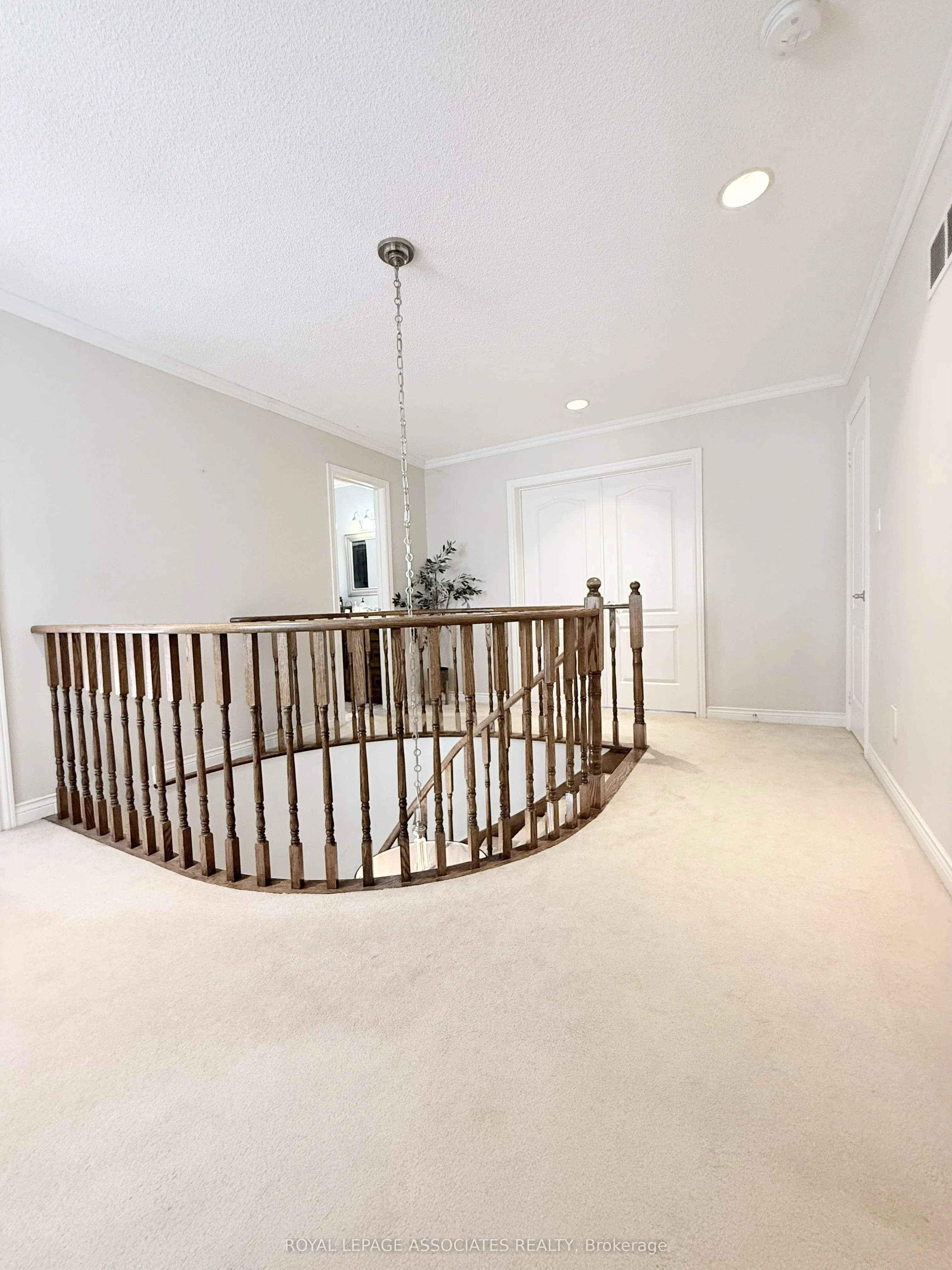 17 Leeward Drive