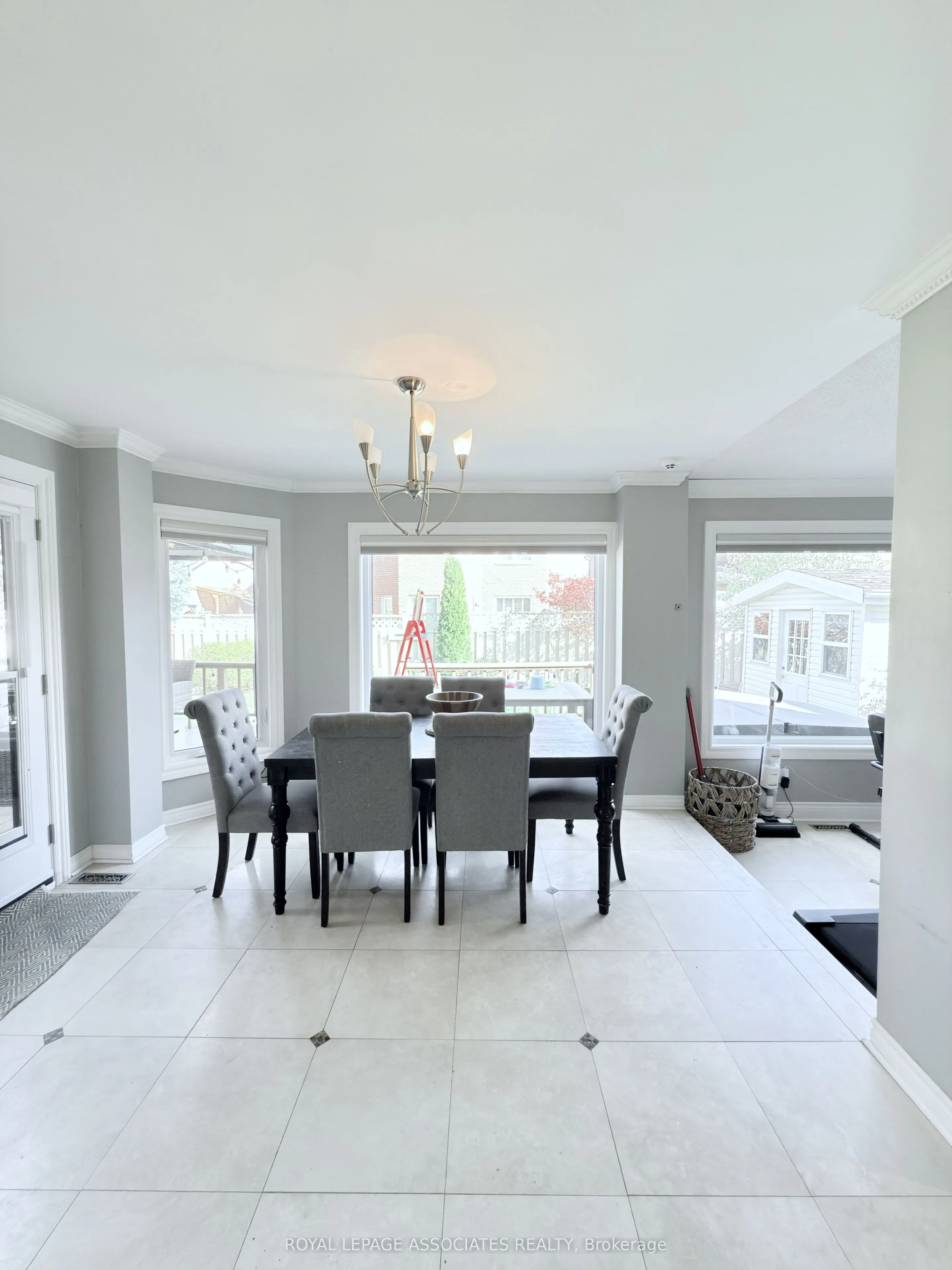 17 Leeward Drive