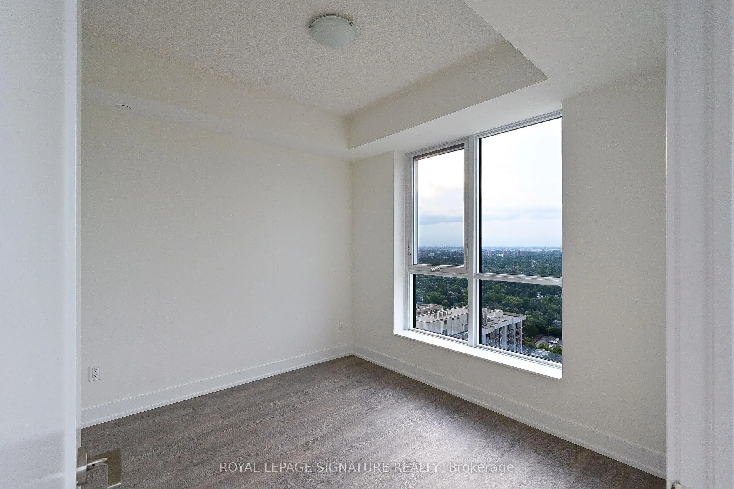 7 Mabelle Avenue, #4304