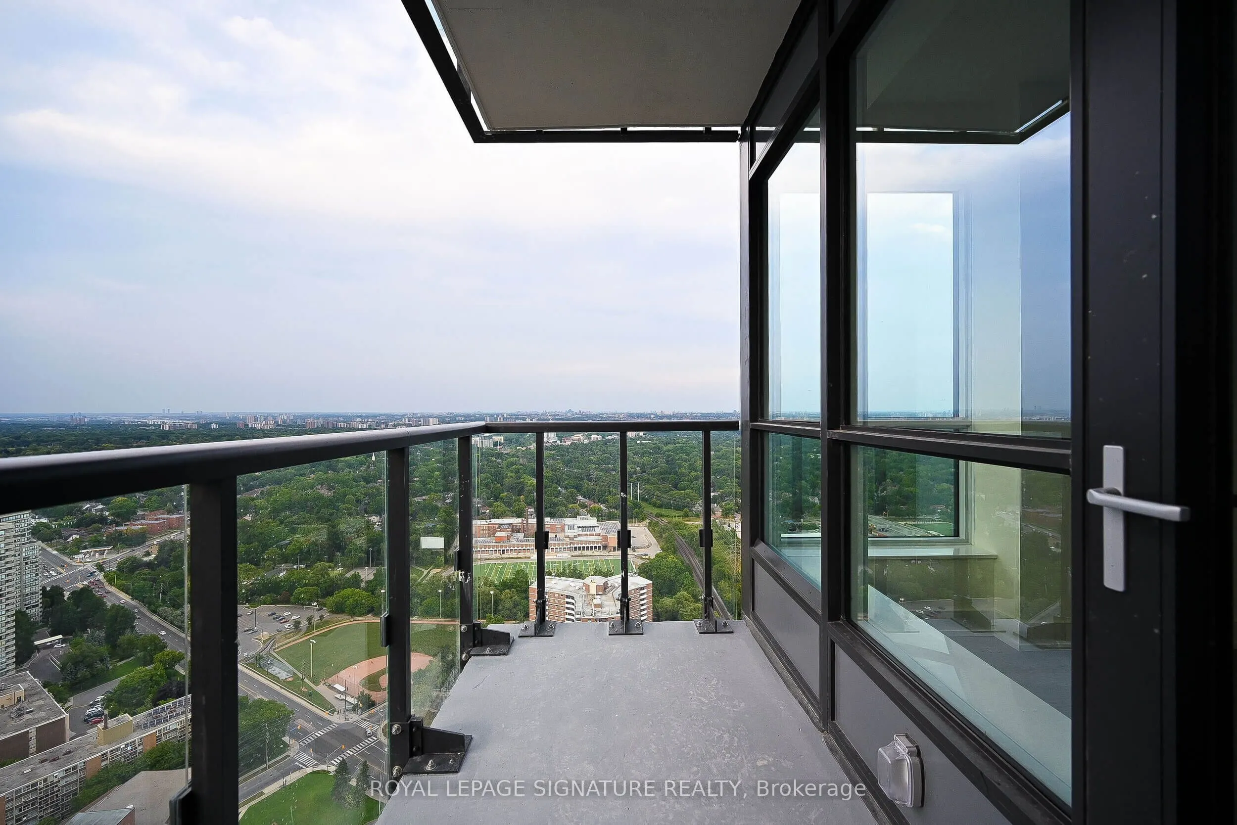 7 Mabelle Avenue, #4304