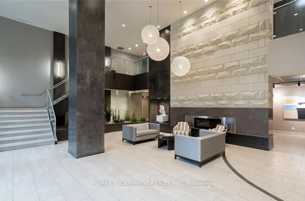 551 MAPLE Avenue, #1305