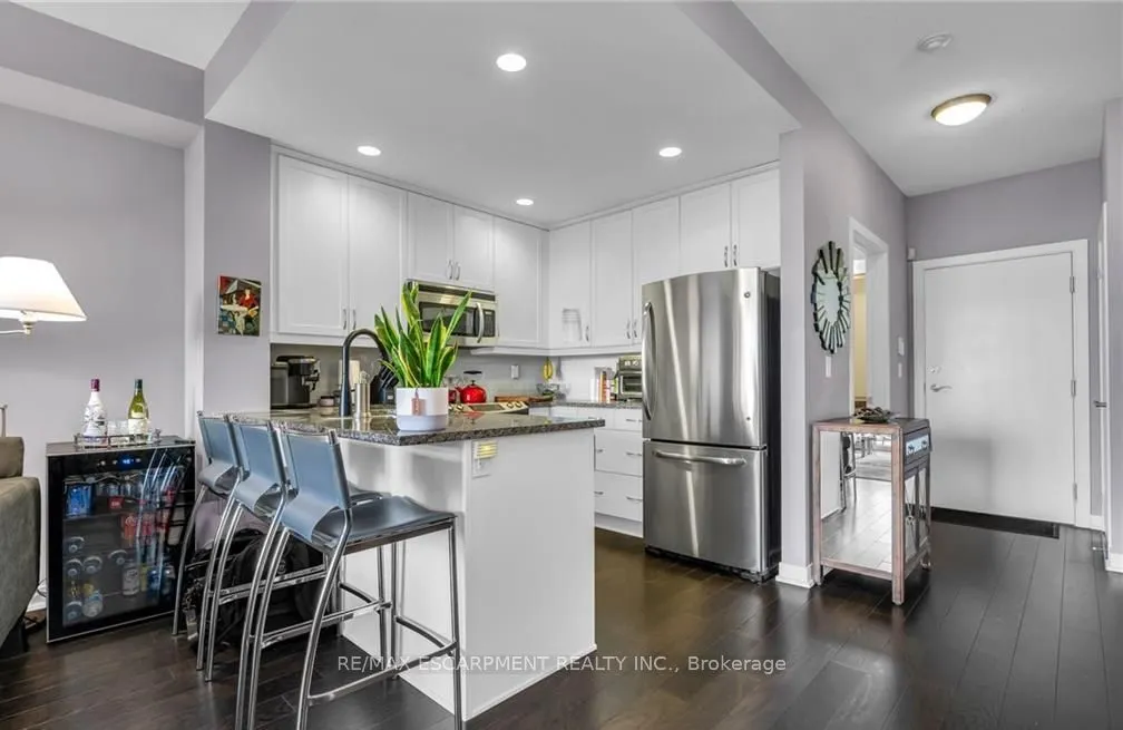 551 MAPLE Avenue, #1305