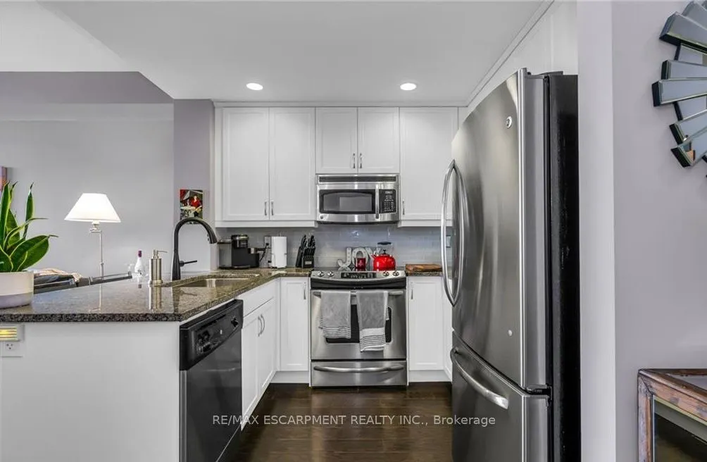 551 MAPLE Avenue, #1305