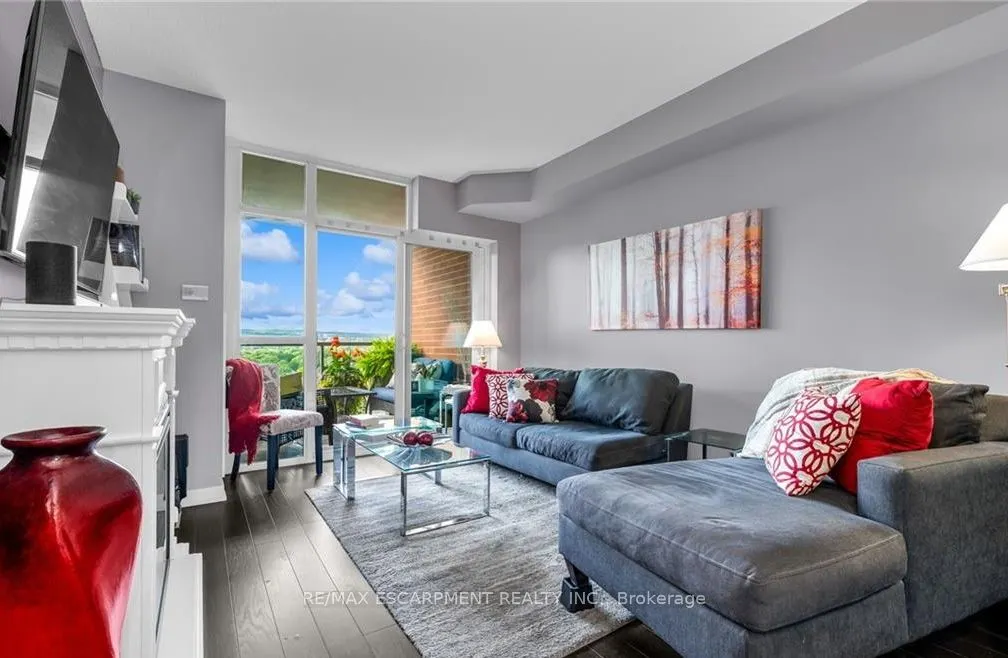 551 MAPLE Avenue, #1305