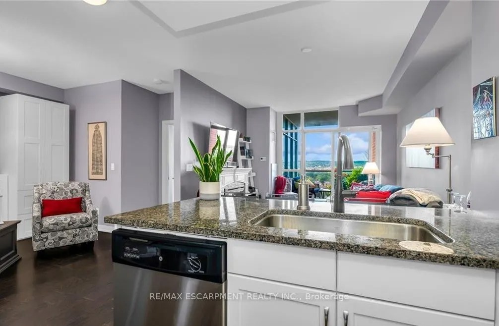 551 MAPLE Avenue, #1305