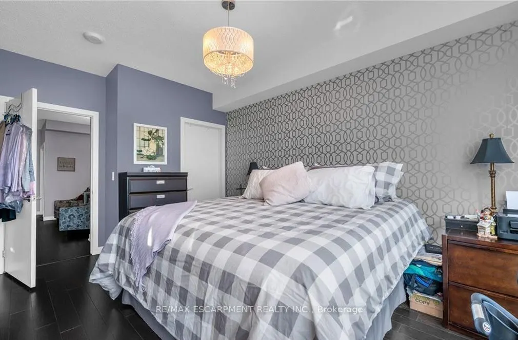 551 MAPLE Avenue, #1305