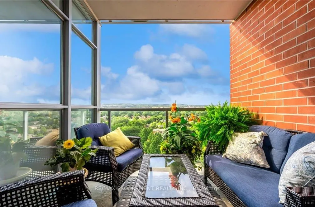 551 MAPLE Avenue, #1305