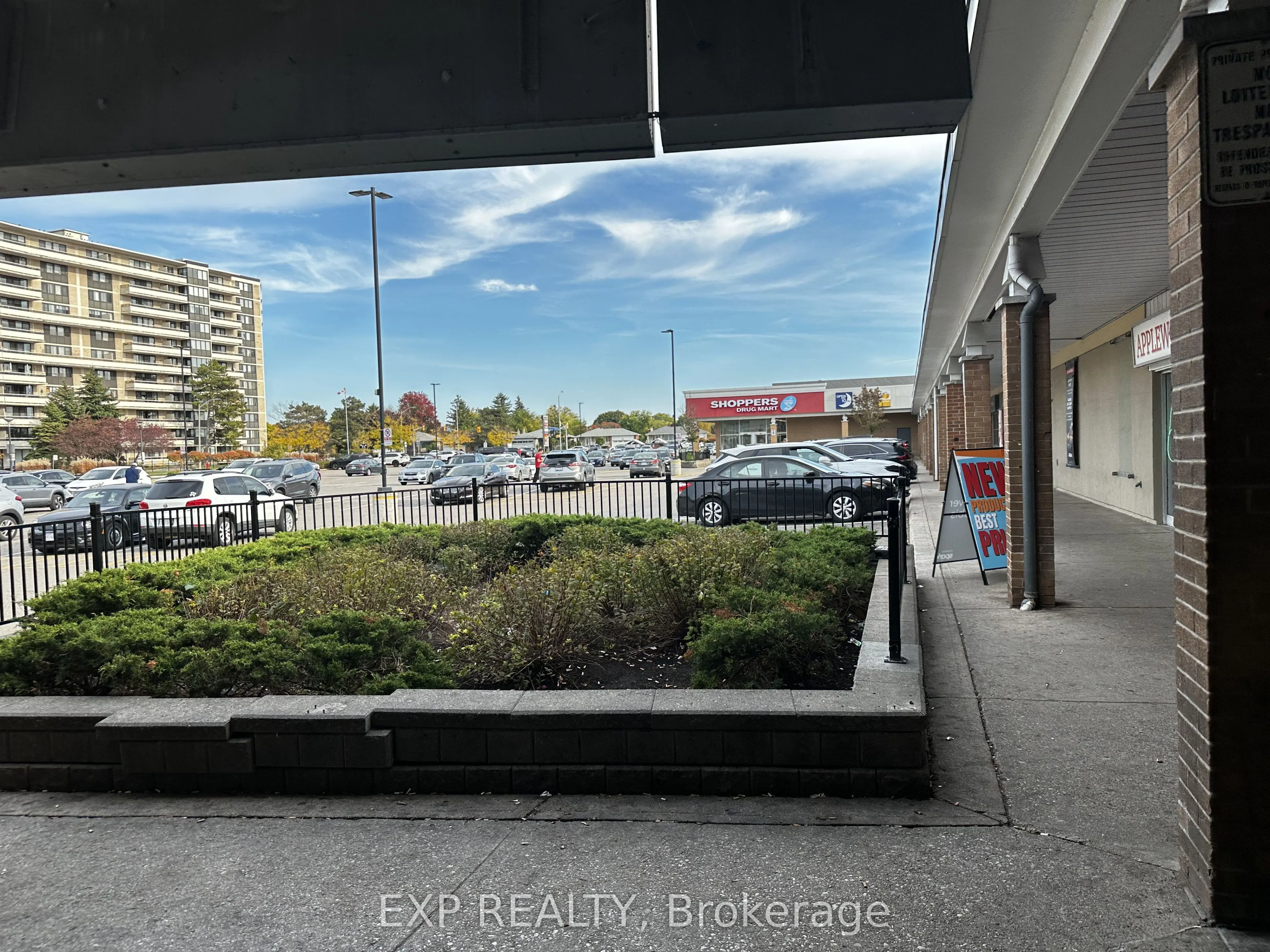 1125 Bloor Street, #17