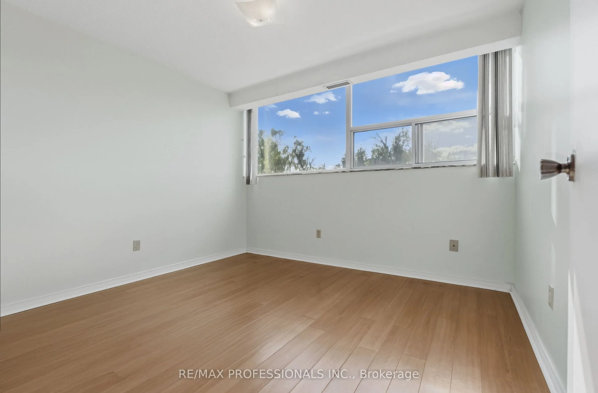 2130 Weston Road, #405