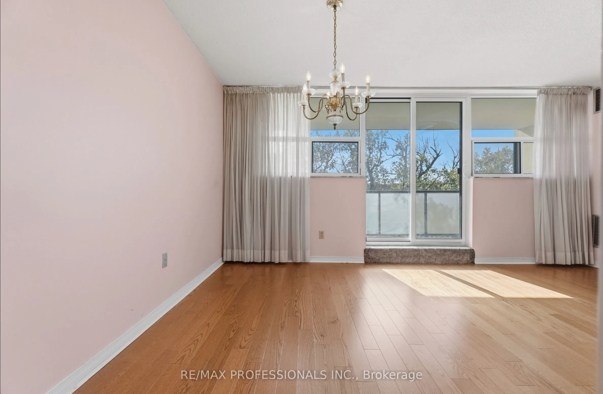 2130 Weston Road, #405