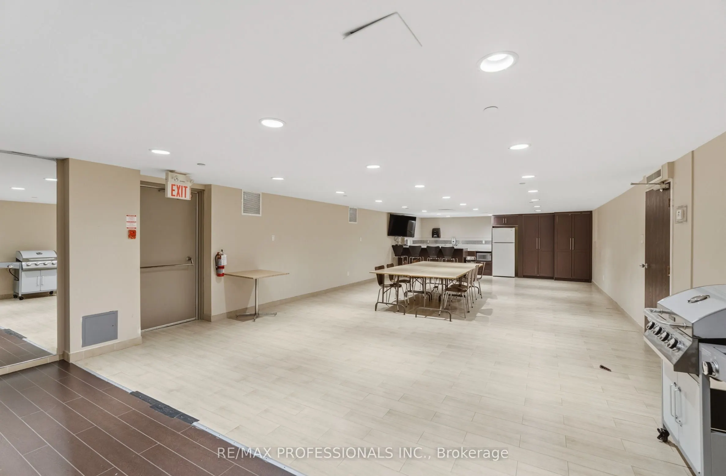 2130 Weston Road, #405