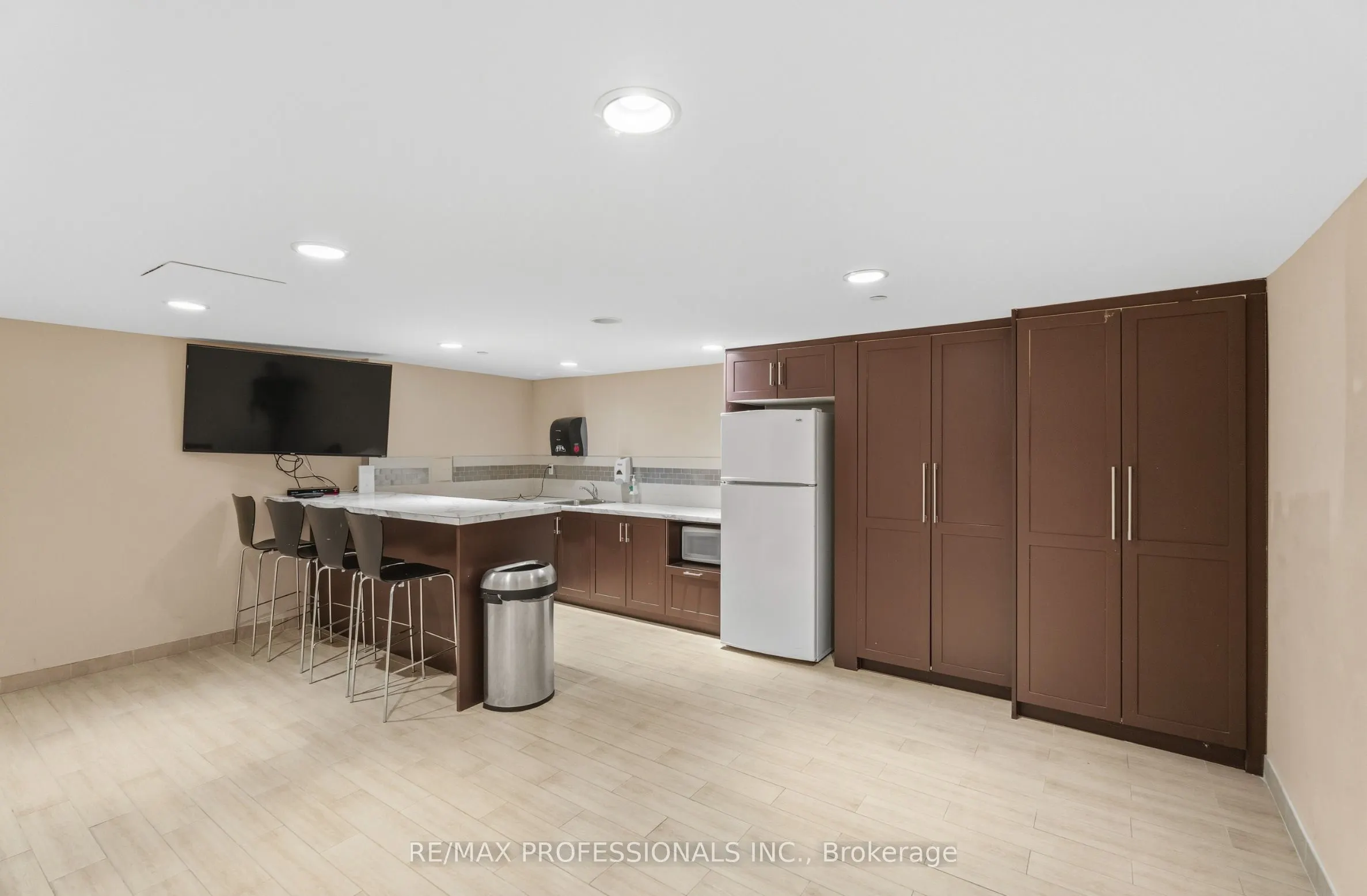 2130 Weston Road, #405