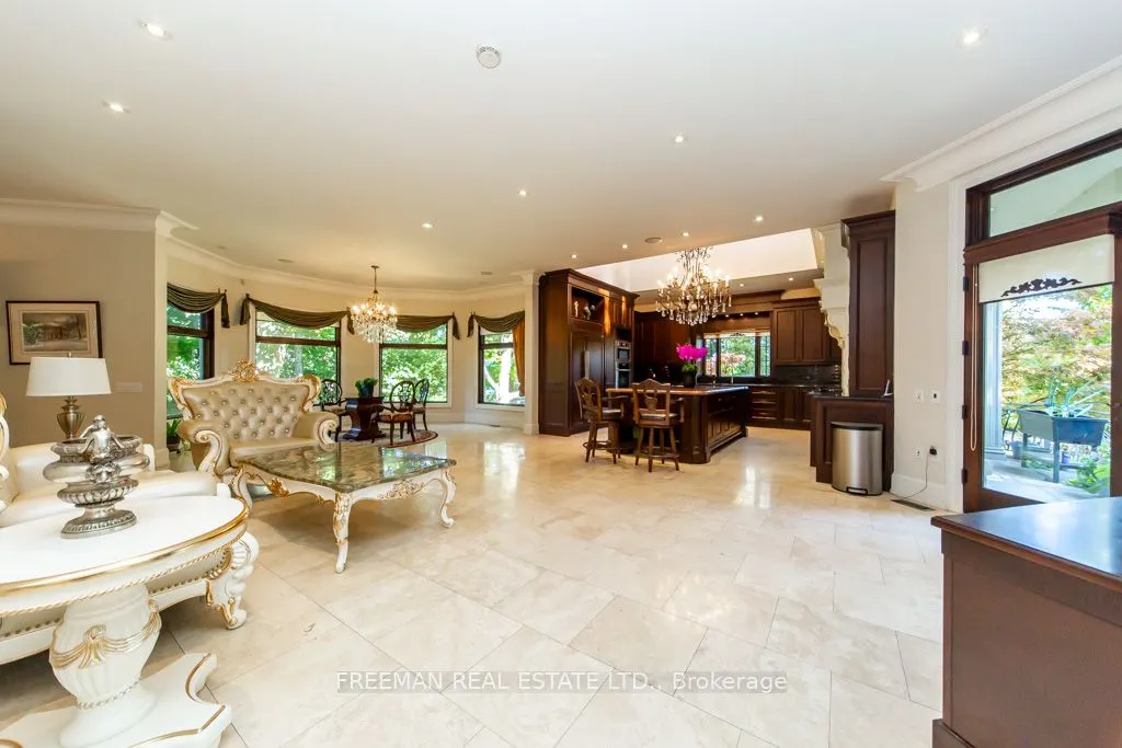 481 Country Club Crescent