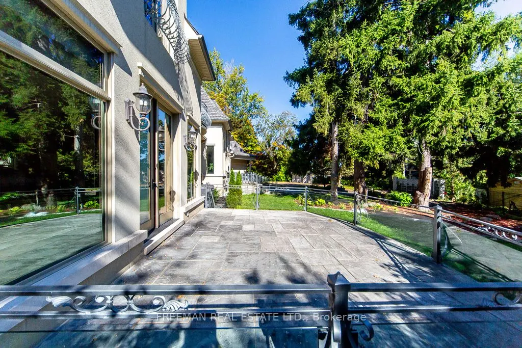 481 Country Club Crescent