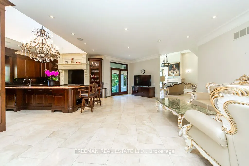 481 Country Club Crescent