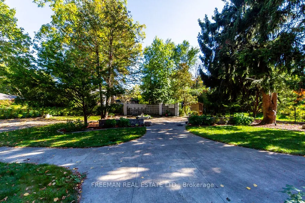 481 Country Club Crescent