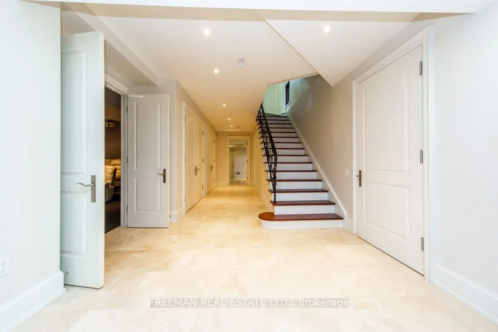 481 Country Club Crescent