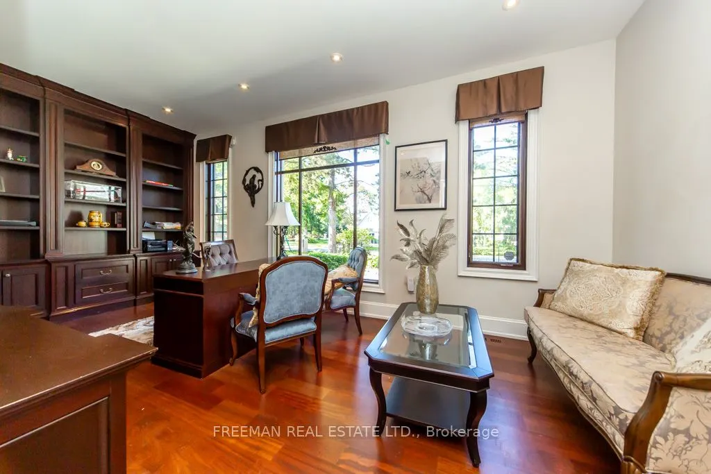 481 Country Club Crescent