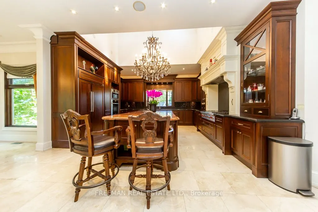 481 Country Club Crescent