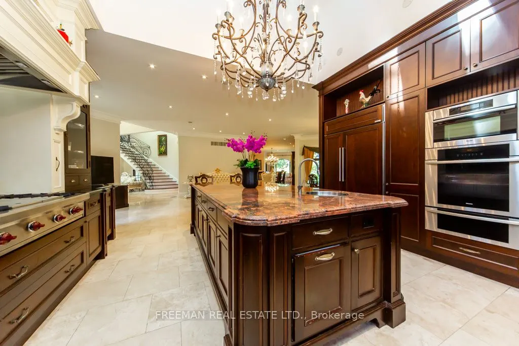 481 Country Club Crescent