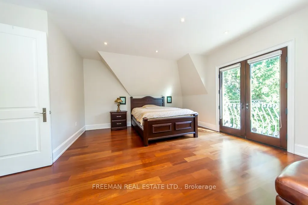 481 Country Club Crescent