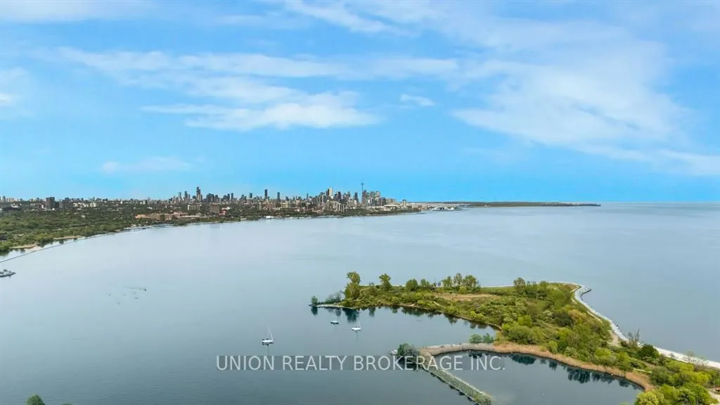 20 Shore Breeze Drive, #3907