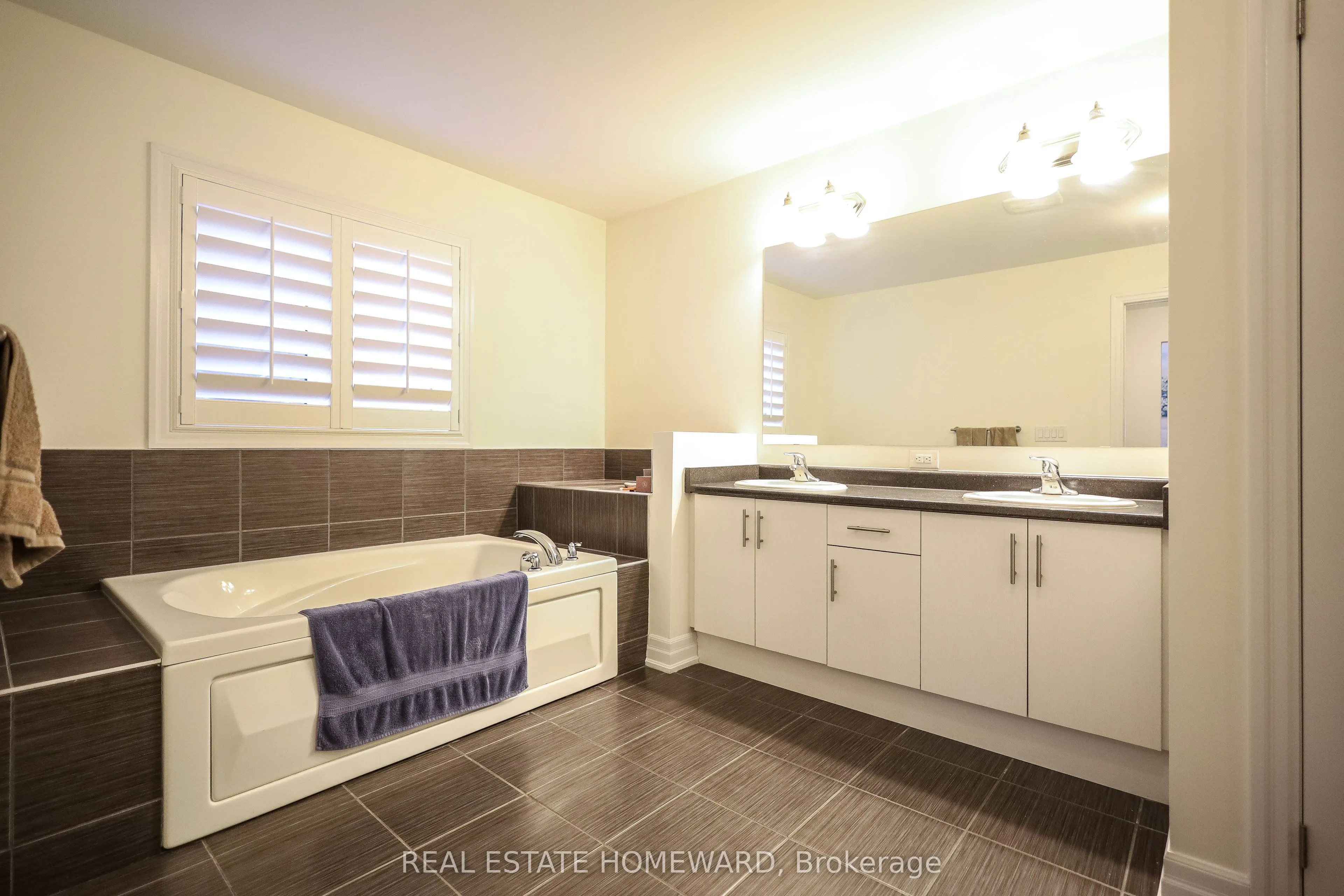 9 Dancing Waters Road