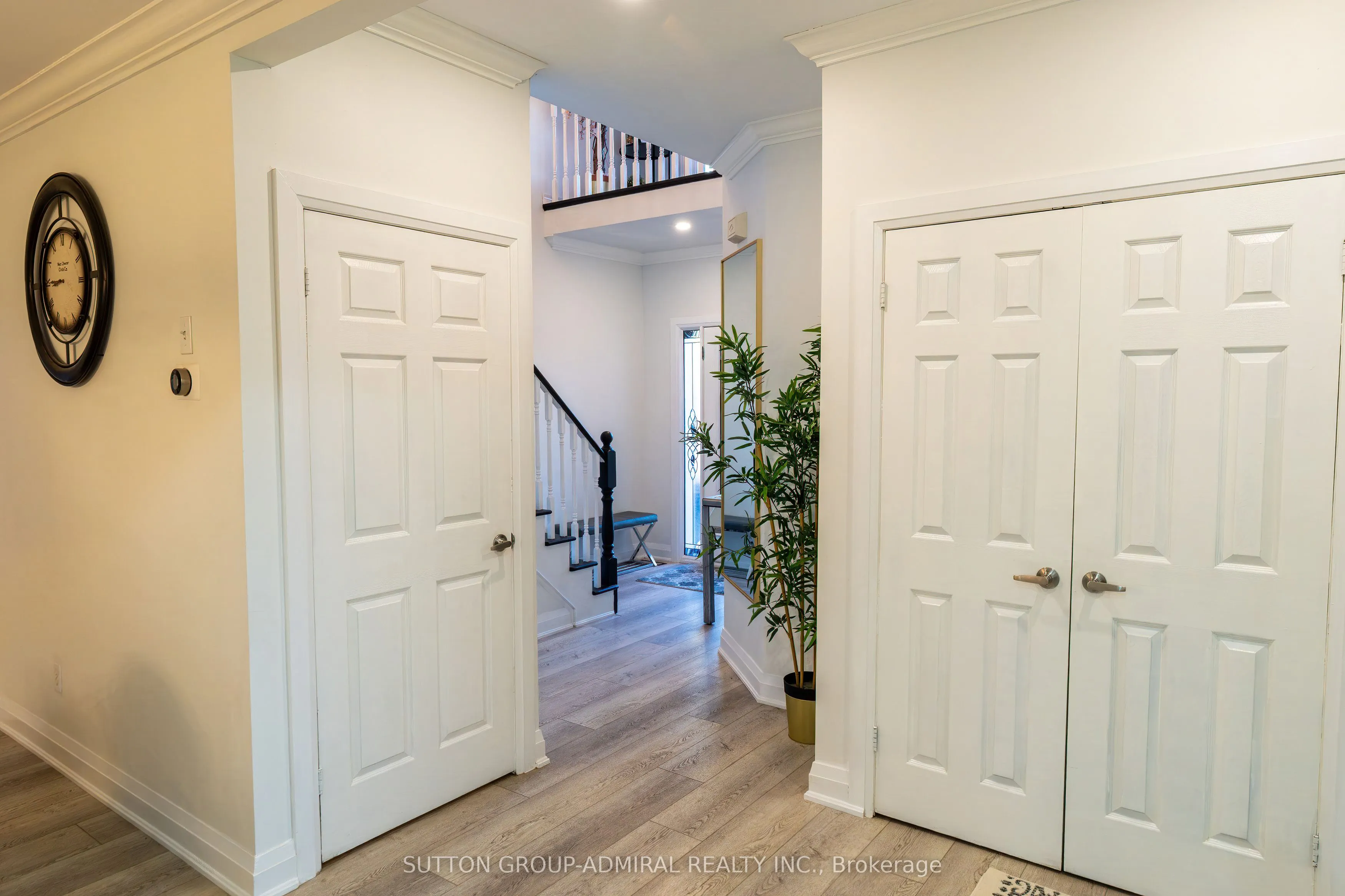 2415 Valley Heights Crescent