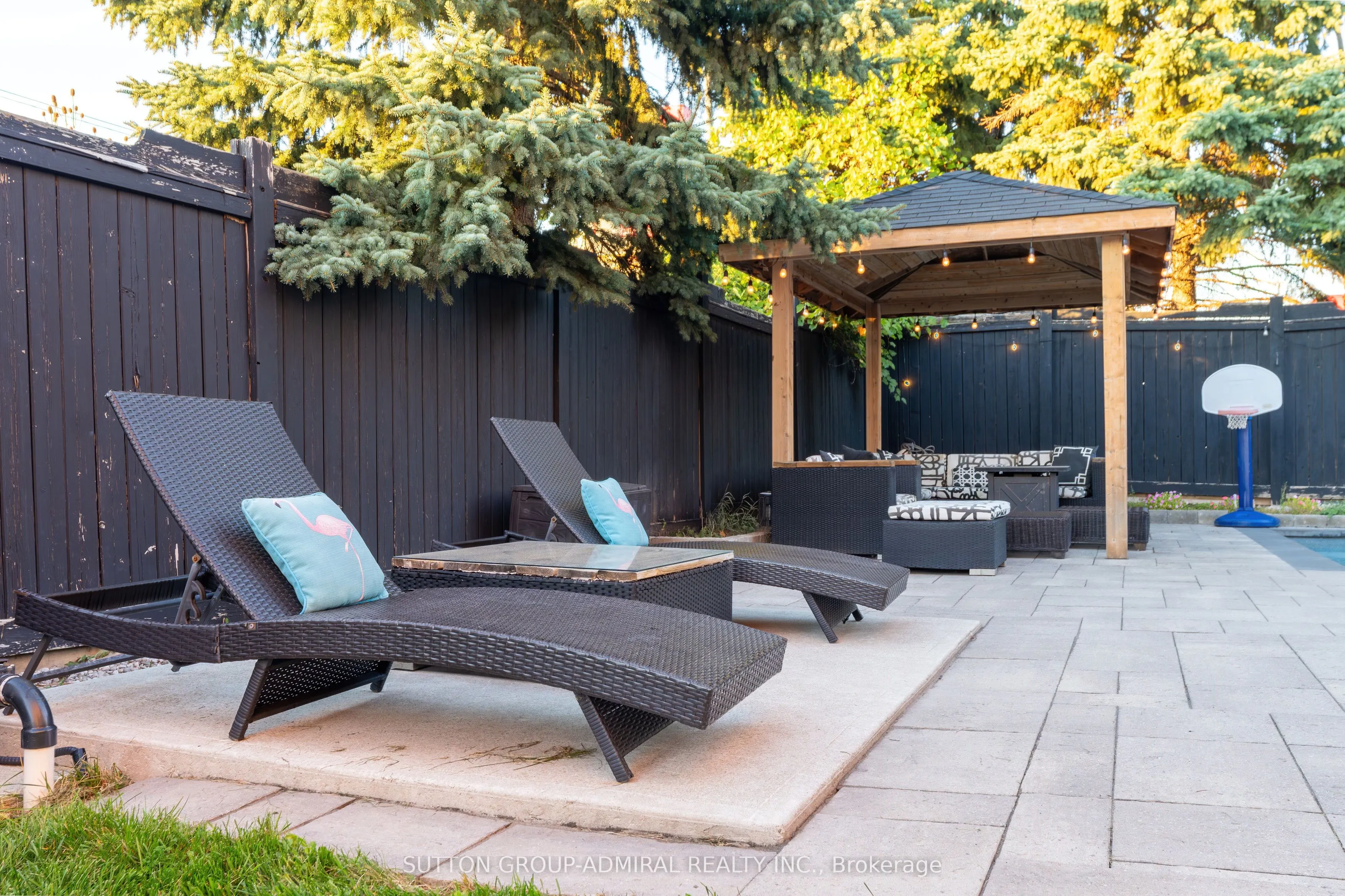 2415 Valley Heights Crescent