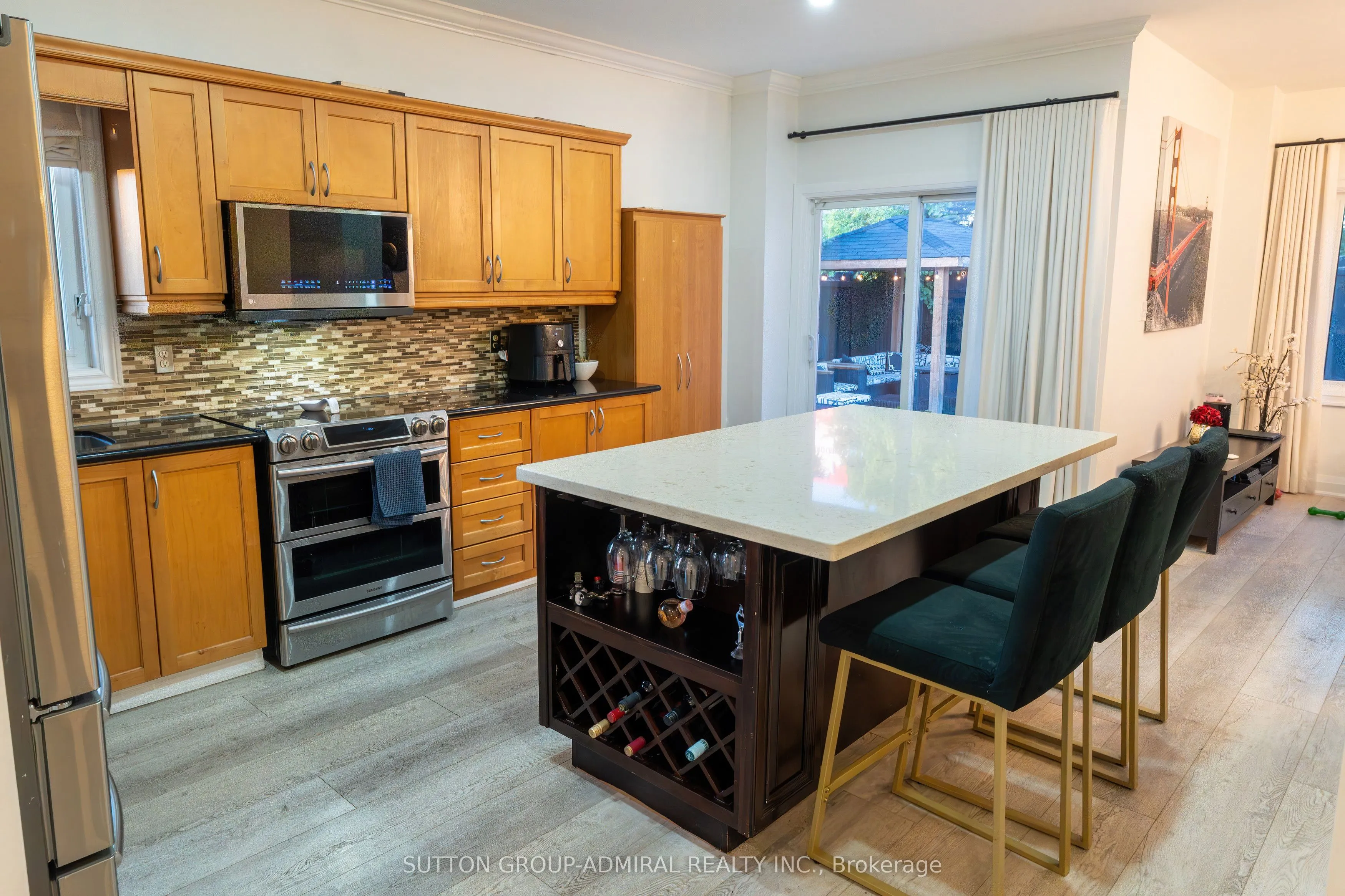 2415 Valley Heights Crescent