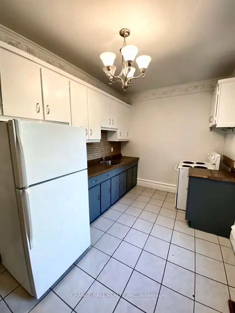 1544 King Street W