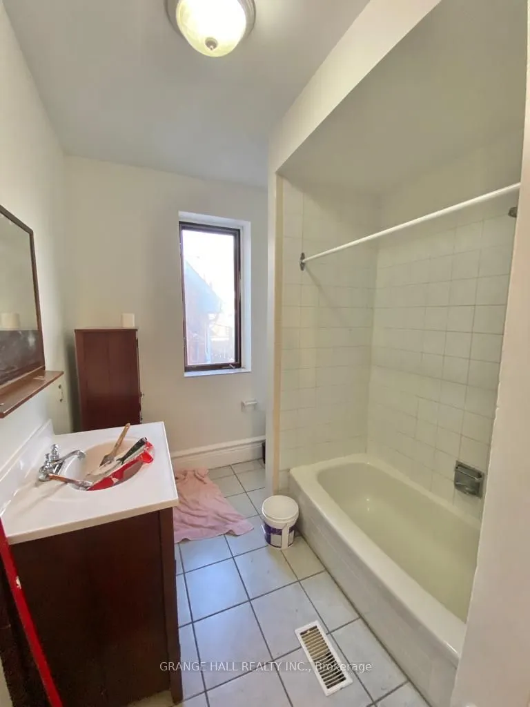 1544 King Street W