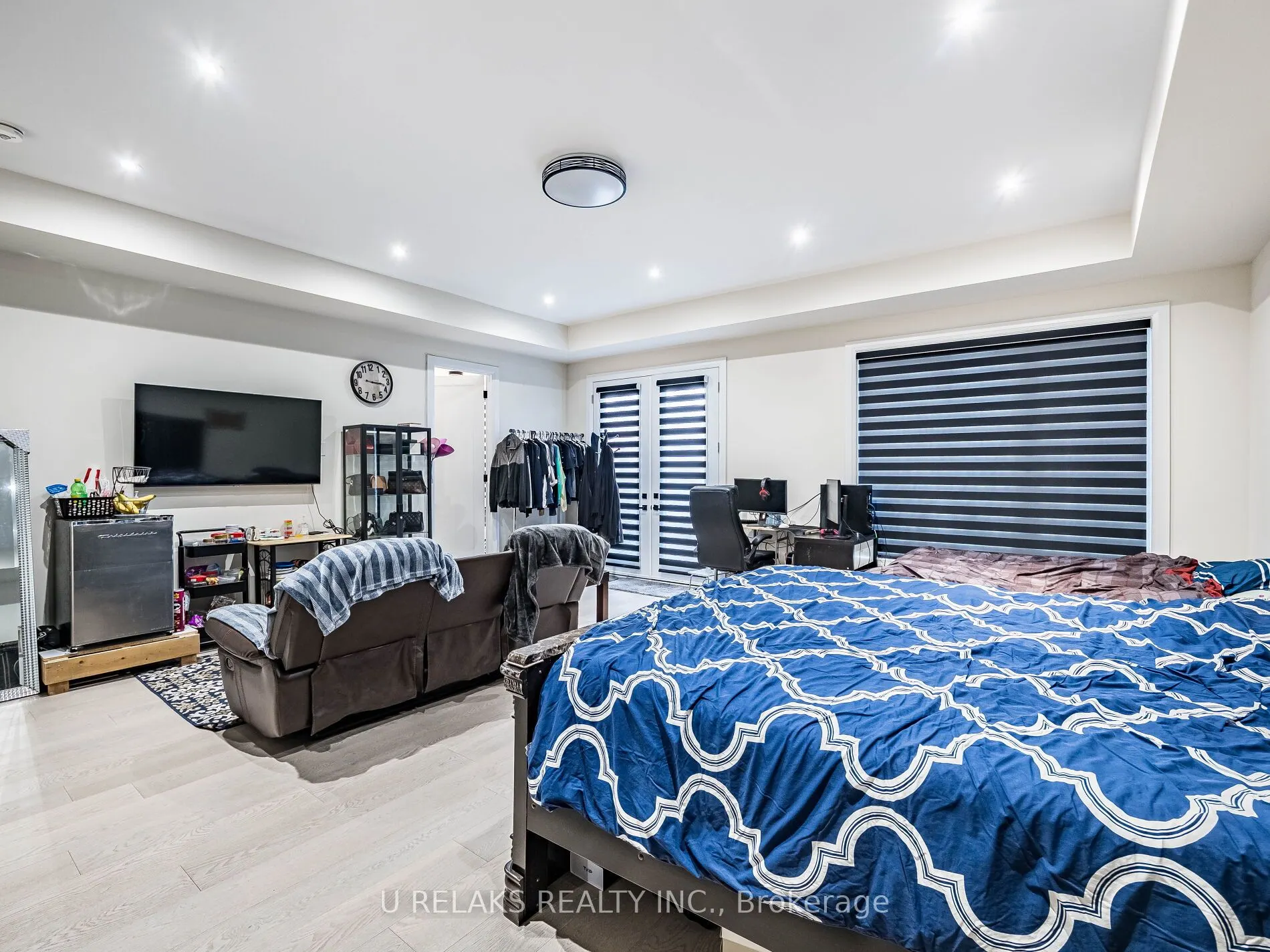 3081 Grenville Drive